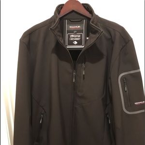 Water repellent, wind resistant softshell jacket
